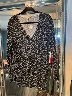 MICHAEL Michael Kors Black and White Leopard V-Neck Sweater